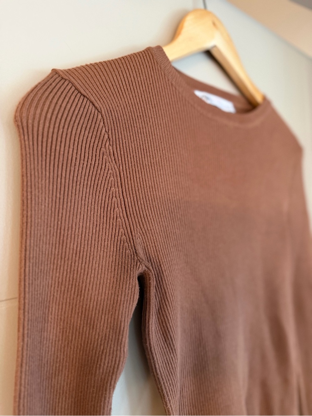ZARA Ribbed Knit Crop Sweater | Brown | Size Medium - Picture 4 of 5
